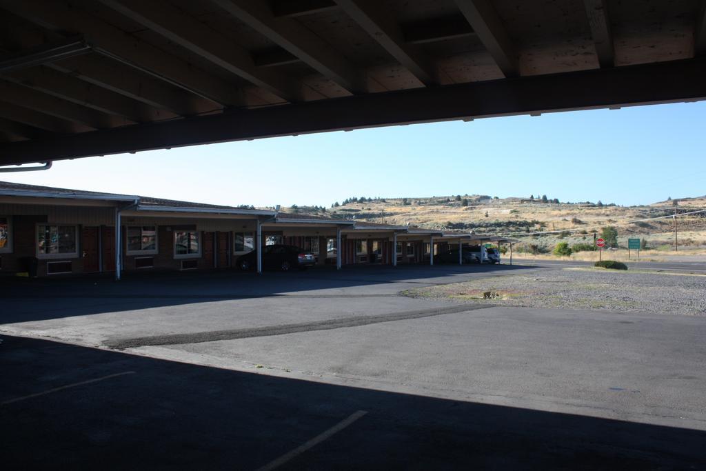 A-1 Budget Motel Klamath Falls Buitenkant foto